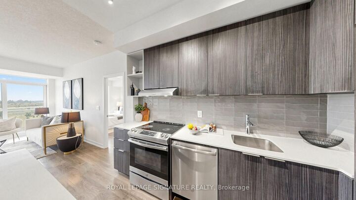 Property Photo:  2520 Eglinton Avenue W 1710  ON L5M 0Y2 