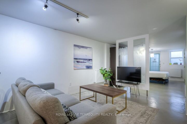 Property Photo: 26A Scarlett Road Bsmt ON M6N 4K1