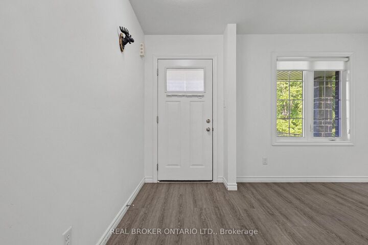 Property Photo:  91 Woodedge Circle  ON N2R 0P8 