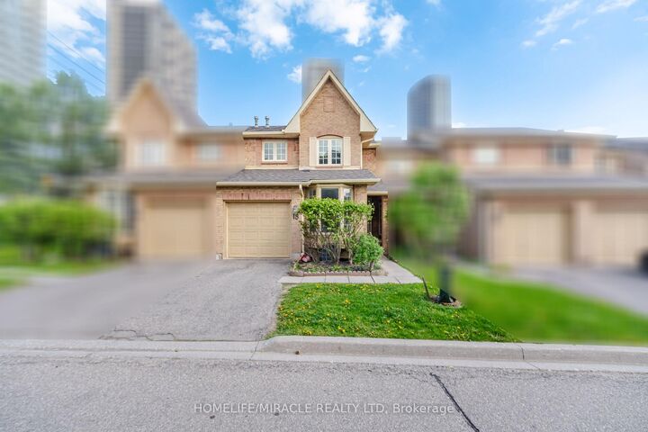 Property Photo: 35 Ceremonial Drive 18 ON L5R 3G6