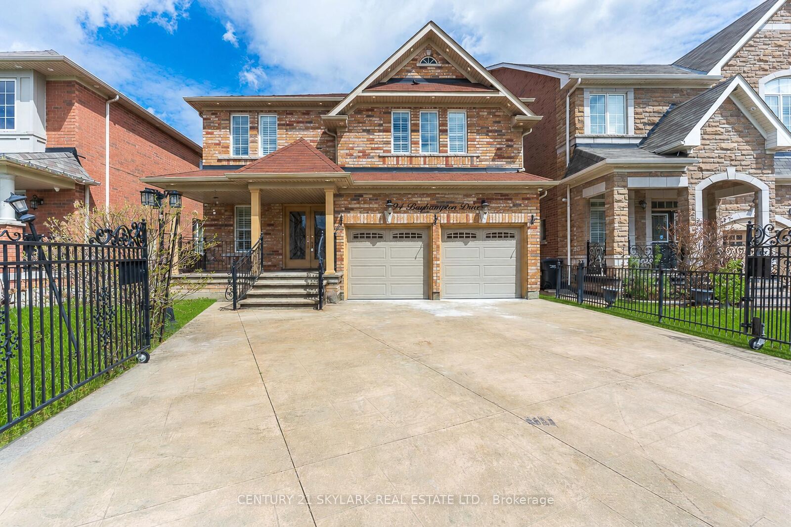 Property Photo:  94 Bayhampton Drive Upstairs  ON L6P 3A9 