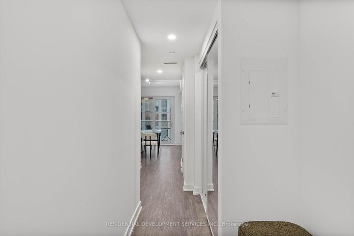 Property Photo: 88 Queen Street 901 ON M5C 0B6