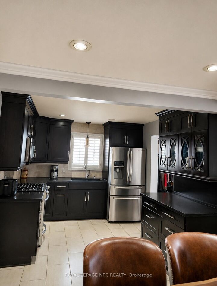 Property Photo: 7689 Trackview Street ON L2H 2Z6