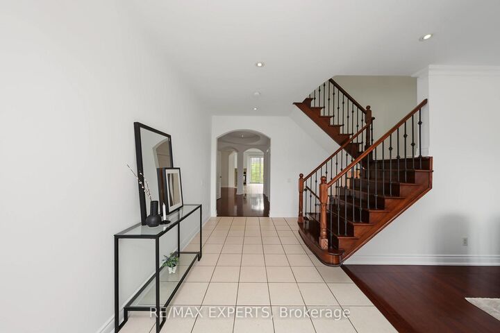 Property Photo:  12 Sweet Valerie Court  ON L6A 0C6 