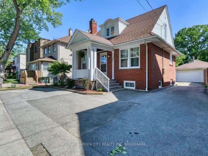 Property Photo: 192A Ontario Street ON L2R 5L1