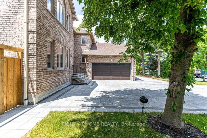 Property Photo: 35 Harmony Hill Crescent ON L4C 8Z2