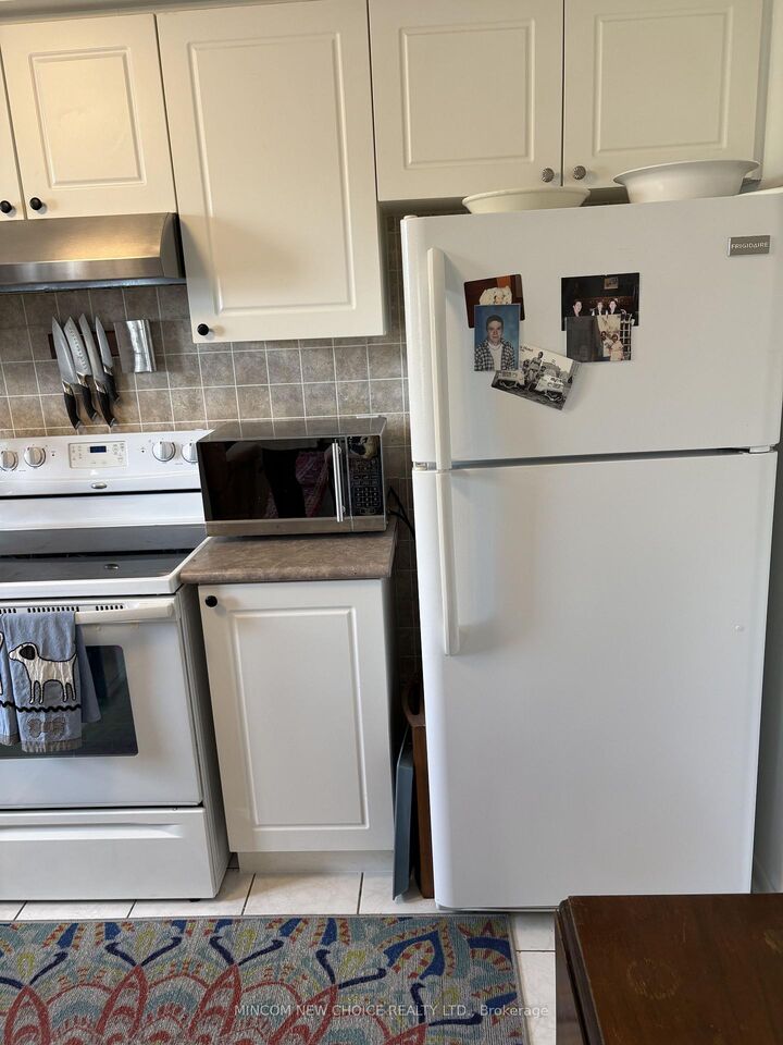 Property Photo:  2432 Woodglade Boulevard N  ON K9K 2K9 