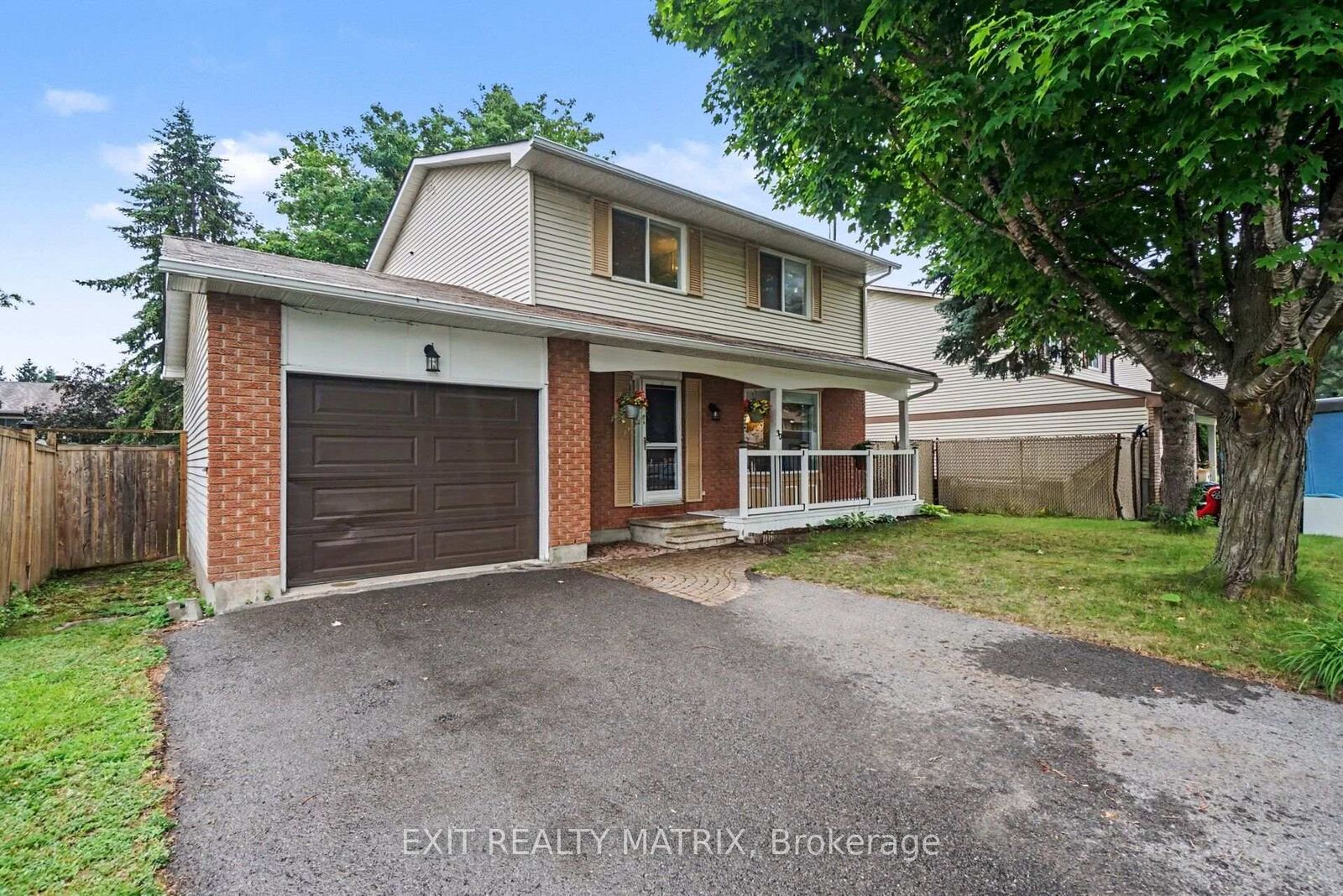 Property Photo: 30 Bartley Crescent ON K2J 2J7