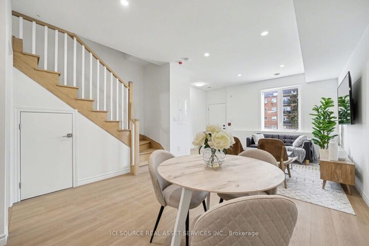 Property Photo:  2 Slessor Boulevard 10  ON L3M 5J4 