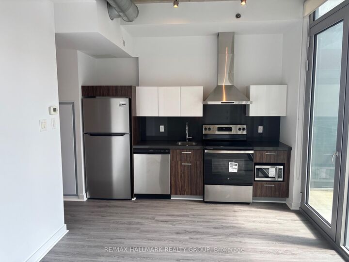 Property Photo: 340 McLeod Street 750 ON K2P 1A4