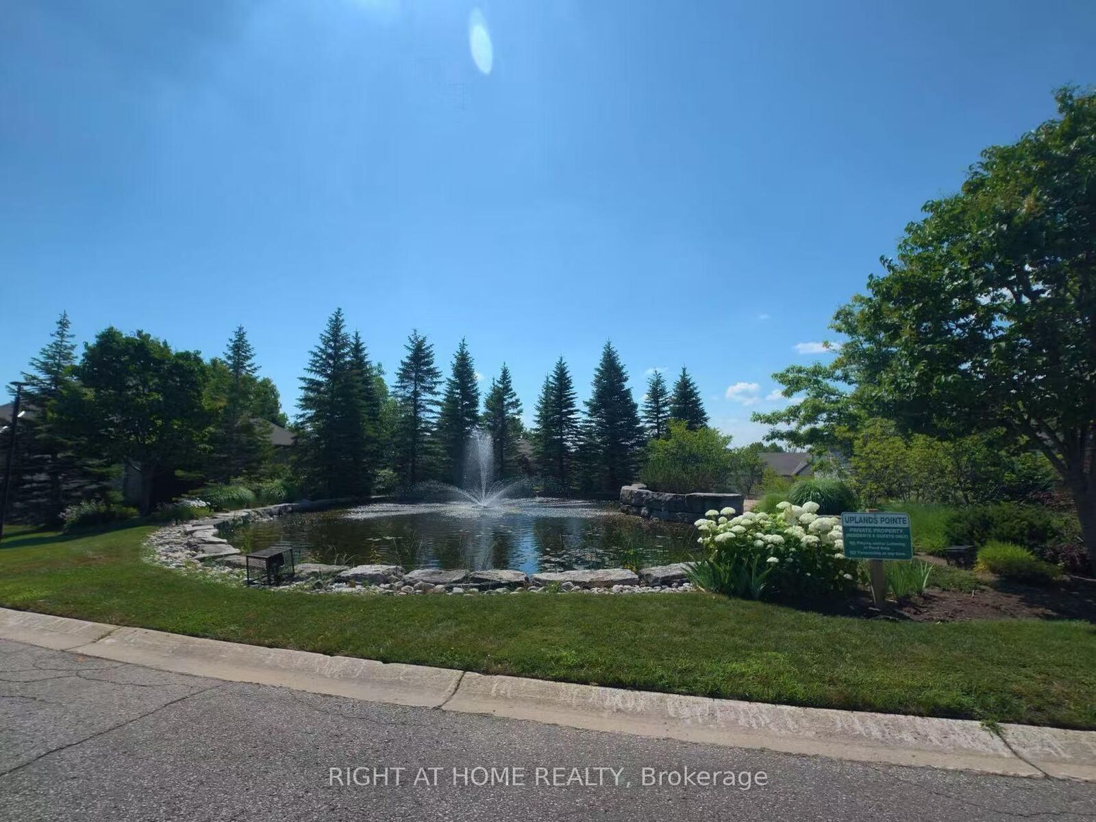 Property Photo:  505 Blue Jay Drive 75  ON N5X 4K7 