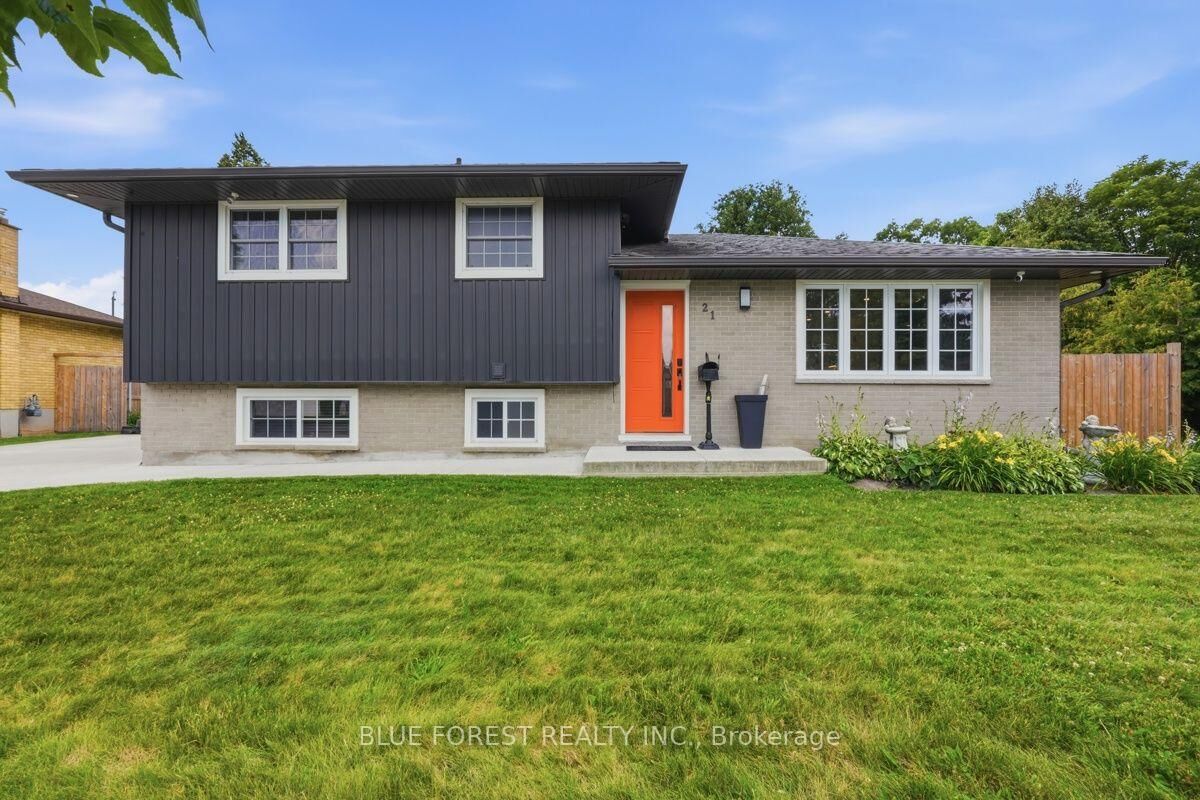 Property Photo: 21 Agincourt Place ON N5Z 4E8