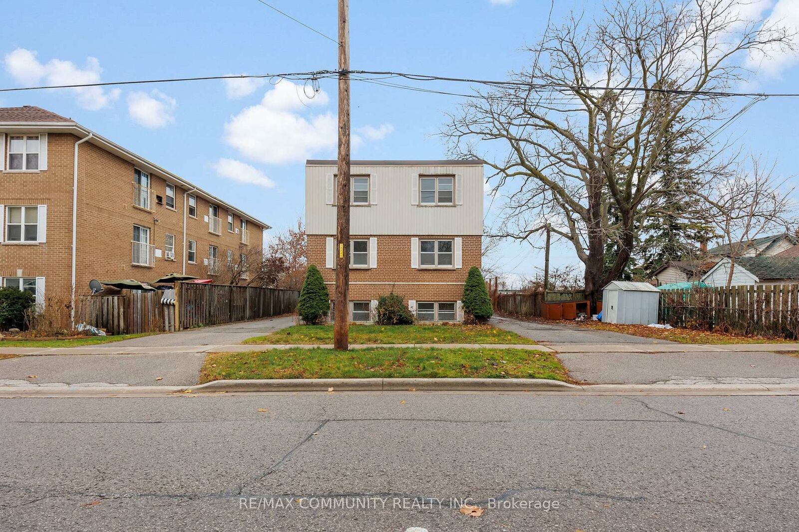 Property Photo:  383 Buena Vista Avenue B3  ON L1J 2M6 