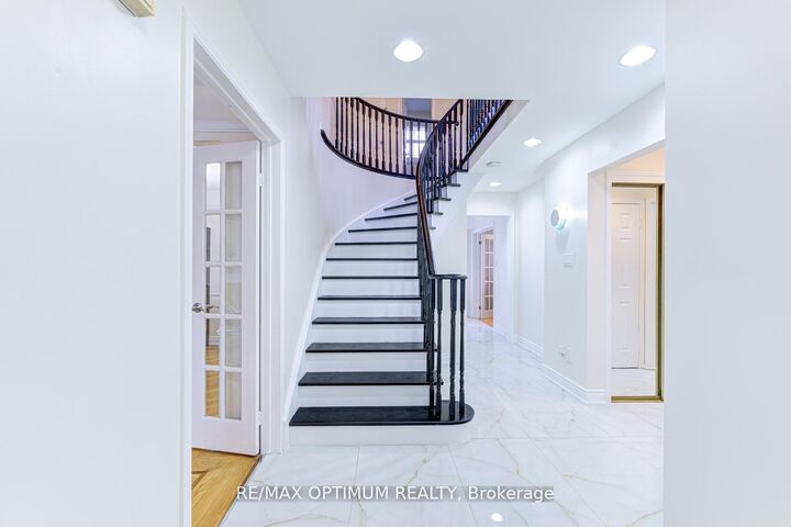 Property Photo:  124 Philosopher's Trail  ON L6S 5C8 
