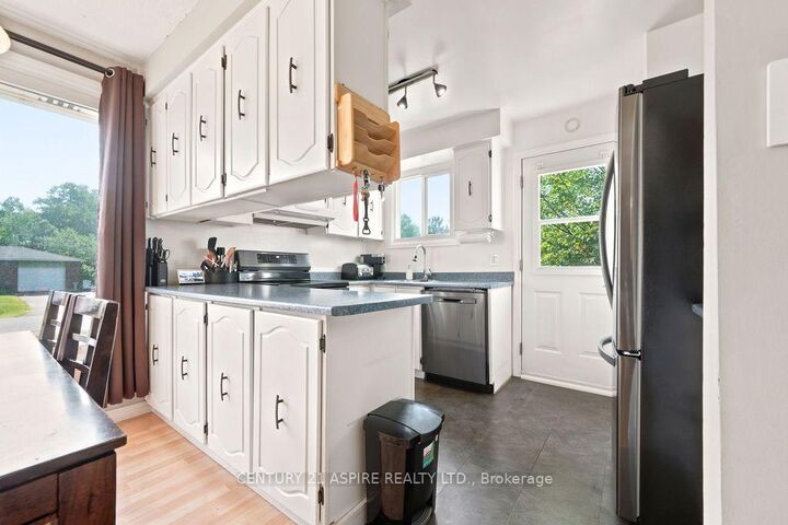 Property Photo:  23 Roy Street  ON K8H 3A5 