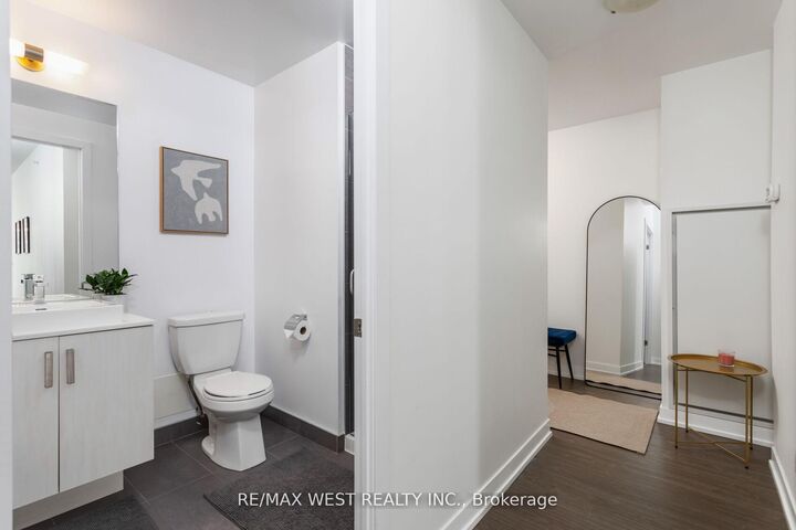 Property Photo: 36 Howard Park Avenue 603 ON M6R 0A5