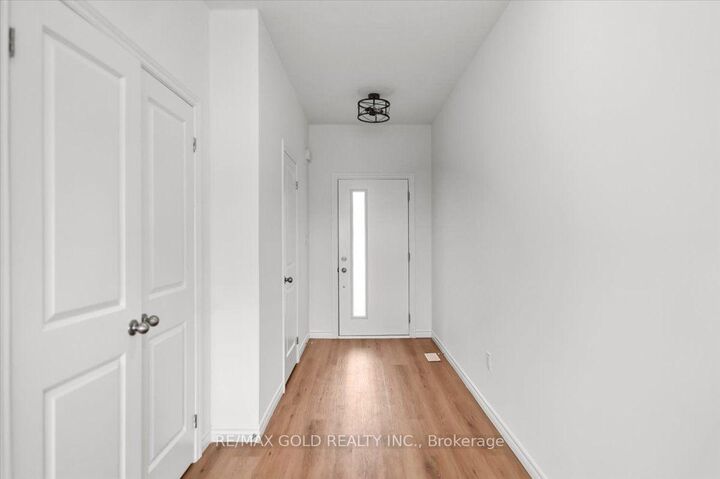 Property Photo: 3846 Auckland Avenue ON N6L 0J2