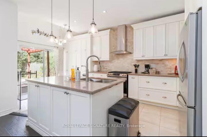 Property Photo:  83 Sundridge Street Upper  ON L7A 1J7 