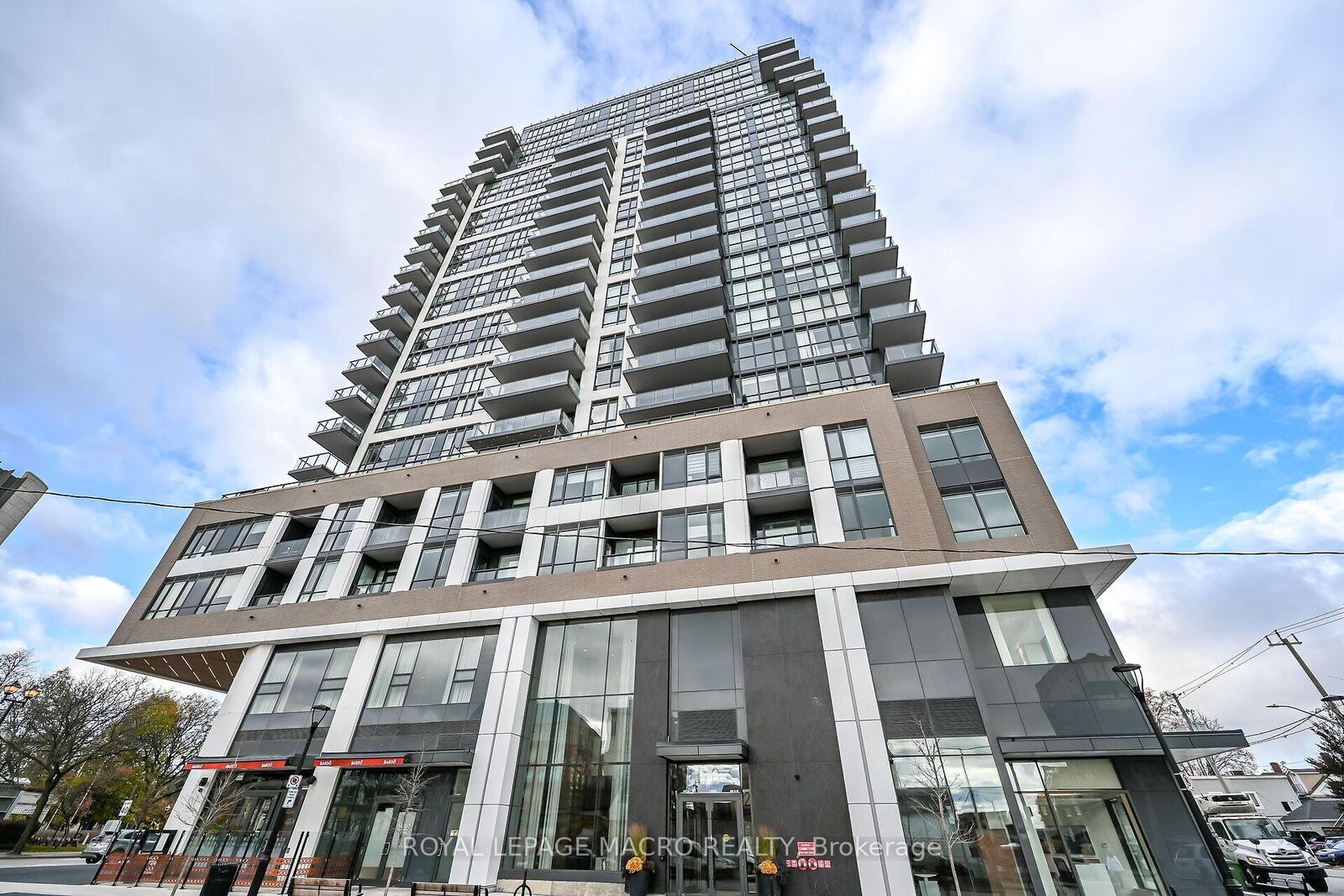 Property Photo:  2007 James Street 1707  ON L7R 0G7 