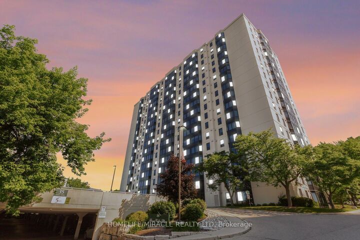 Property Photo: 35 Green Valley Drive 1705 ON N2P 2A5