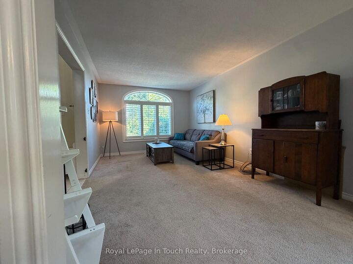 Property Photo: 384 Keller Drive ON L4R 0A7