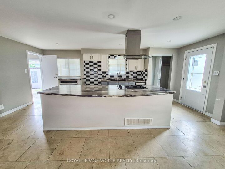 154 Appalachian Crescent — photo 1