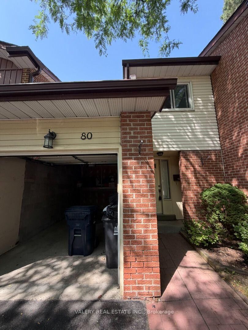 Property Photo:  4662 Kingston Road  ON M1E 4Y7 