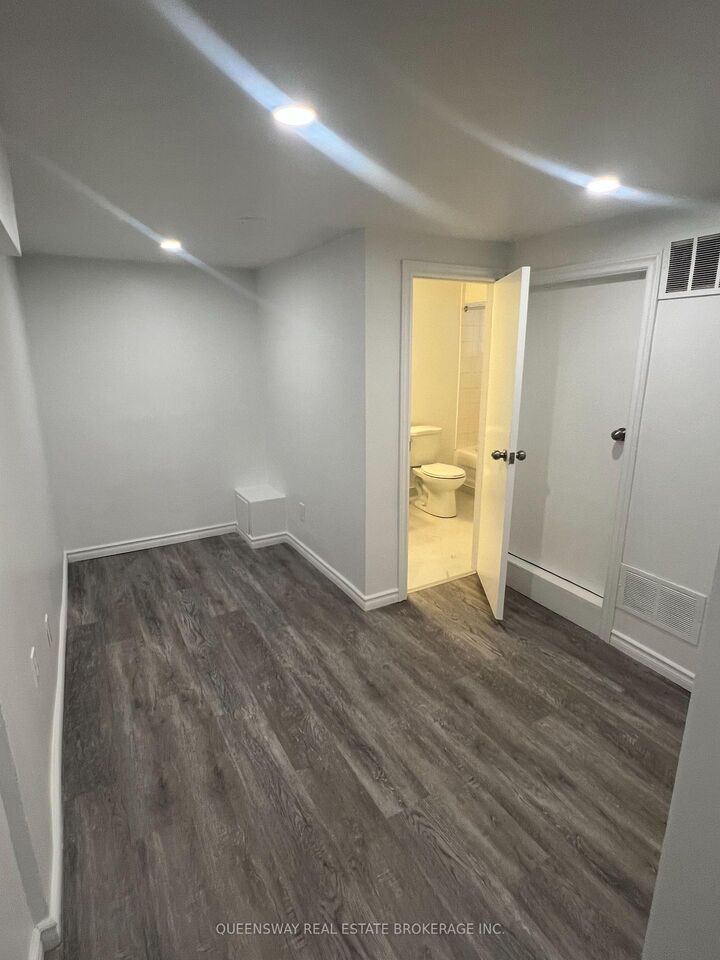Property Photo:  1389 Lansdowne Avenue  ON M6H 3Z9 