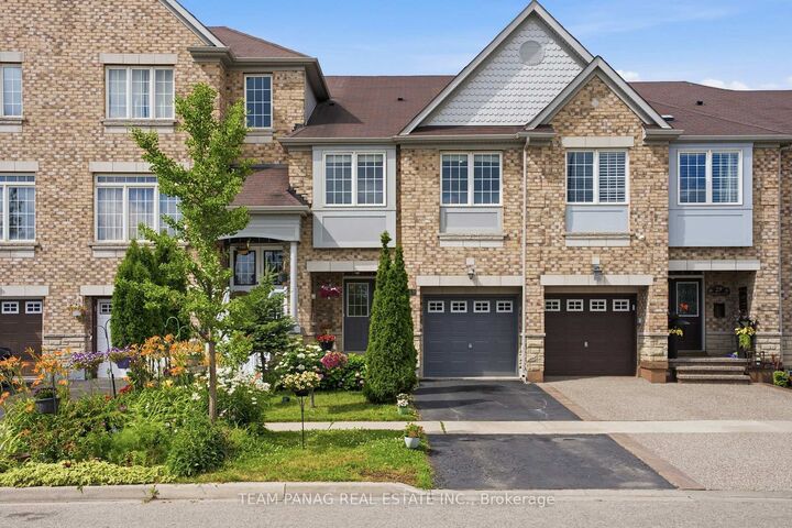Property Photo:  31 Lorenzo Circle  ON L6R 3N3 