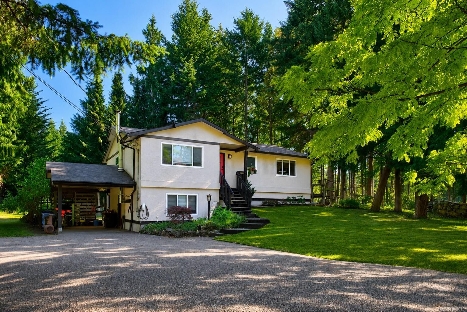 Property Photo: 2400 Ravenhill Rd BC V0R 2W0