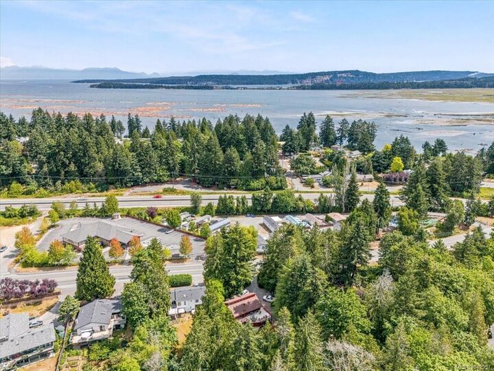 Property Photo:  1071 Old Victoria Rd  BC V9R 6R4 