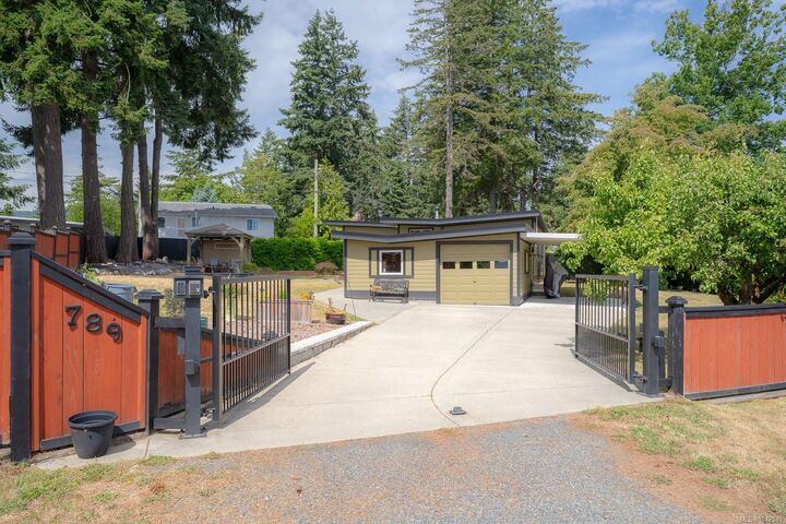 Property Photo:  789 Bowman Ave  BC V9R 4L5 