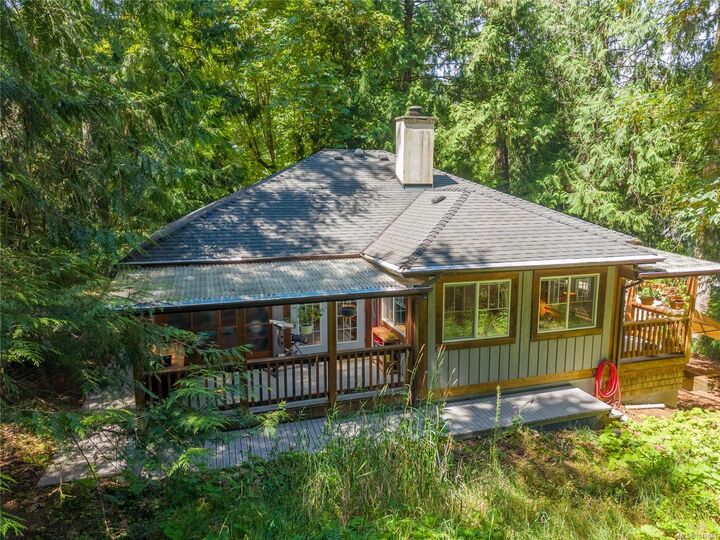 Property Photo: 3729 Capstan Lane BC V0N 2M2