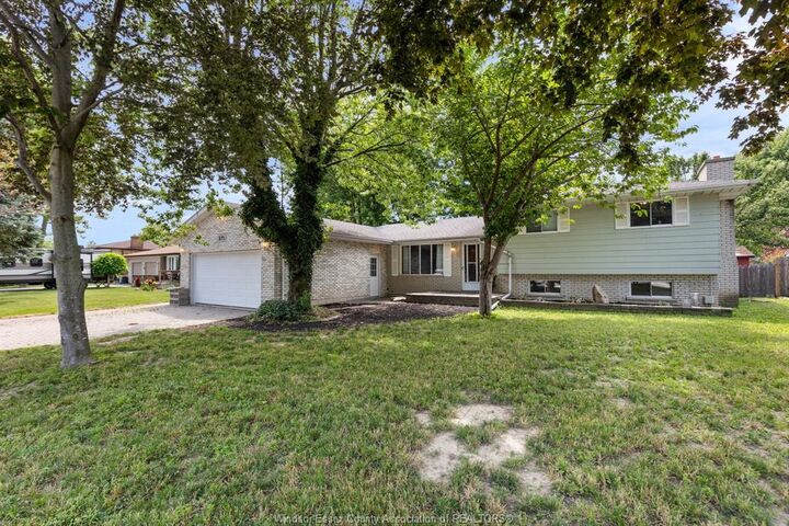 Property Photo: 371 Oak Street ON N0R 1A0