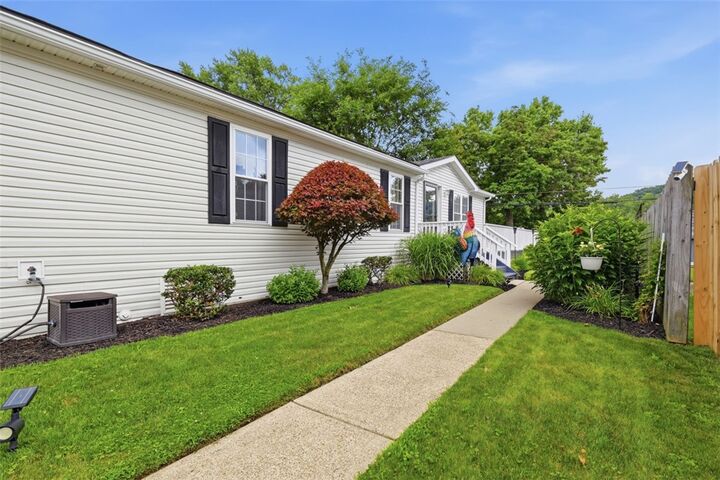 Property Photo:  30 Denny Est  PA 15238 