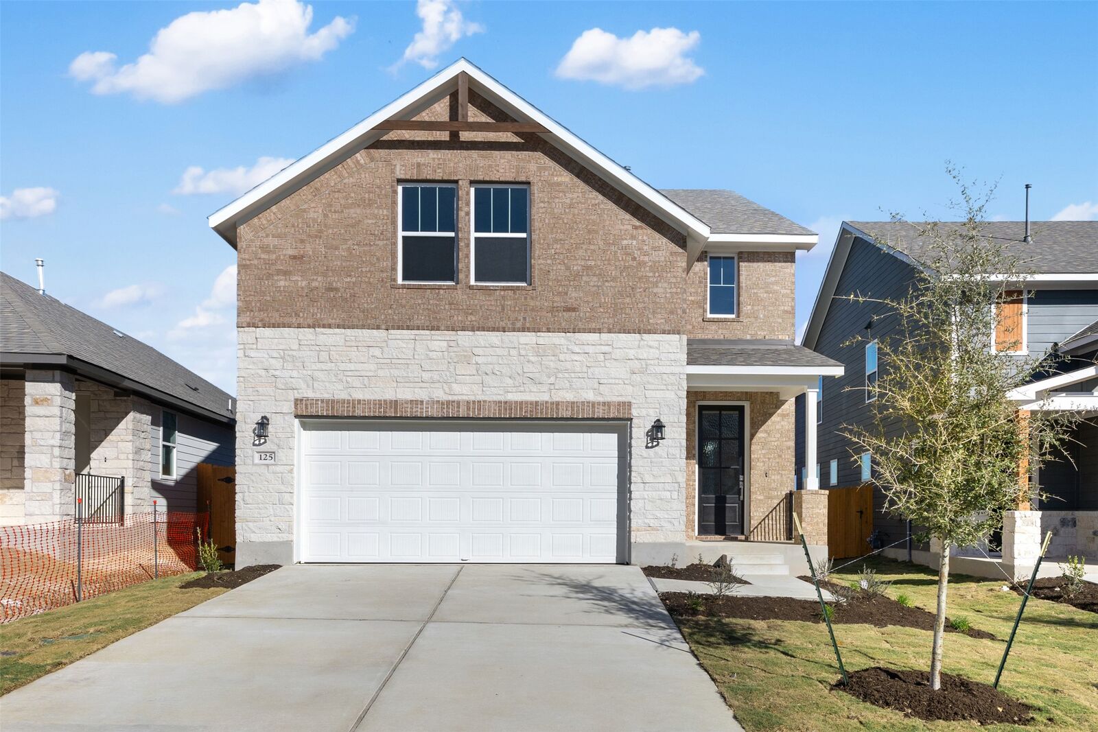 Property Photo: 160 Ranier Way TX 78620
