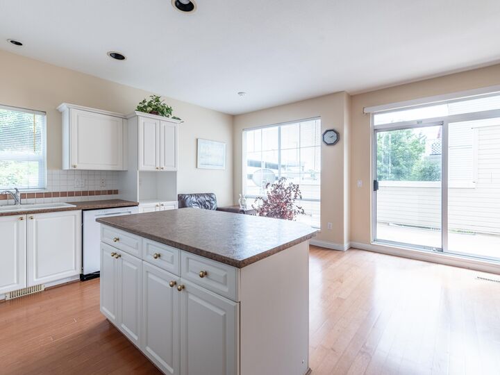 Property Photo: 1155 Vidal Street BC V4B 3T4