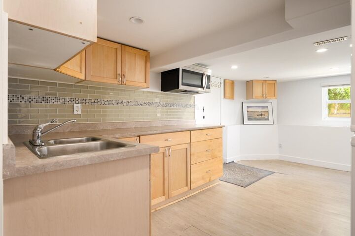 Property Photo:  925 E 19th Avenue Lower  BC V5V 1K8 