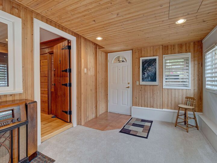 Property Photo: 4717 Laurel Avenue BC V7Z 0E7