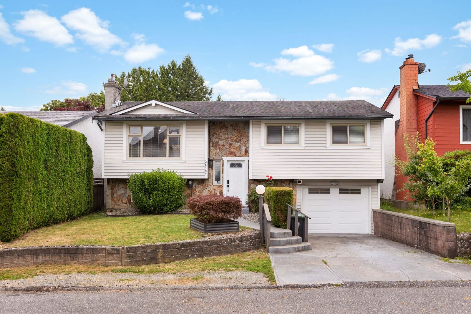 Property Photo: 26481 30A Avenue BC V4W 3E1