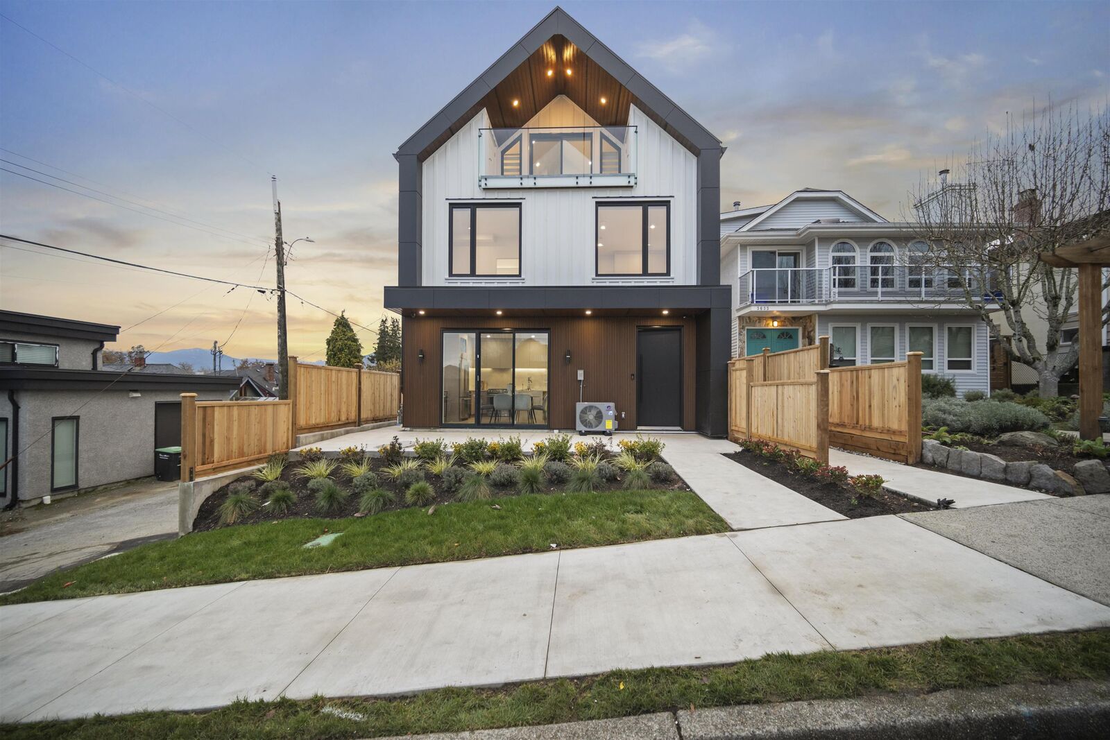 Property Photo: 3623 Triumph Street 1 BC V5K 1V4