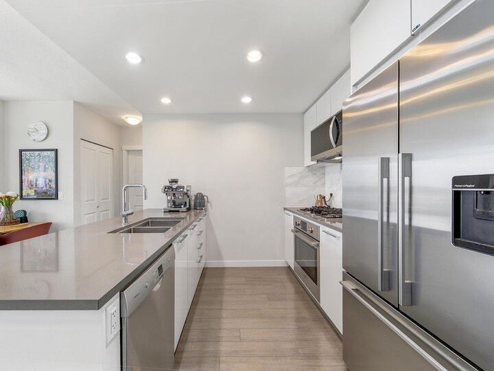 Property Photo:  3281 E Kent Avenue North 711  BC V5S 0C4 