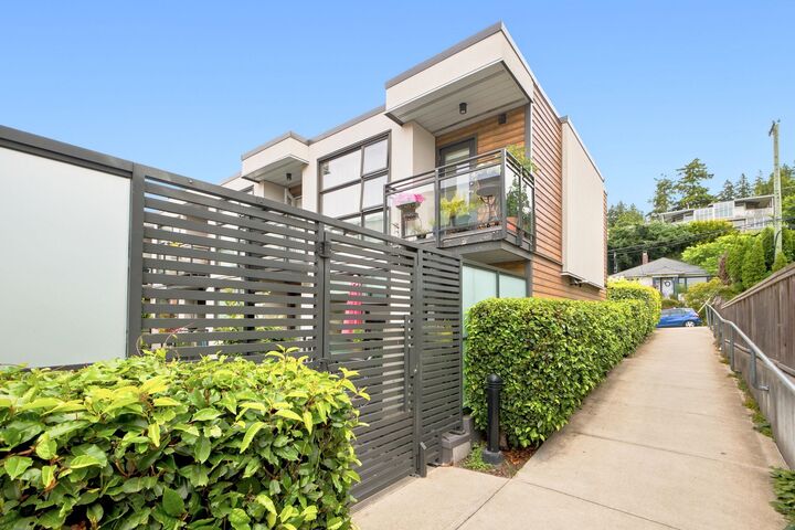 Property Photo: 14820 Buena Vista Avenue 6 BC V4B 0B3