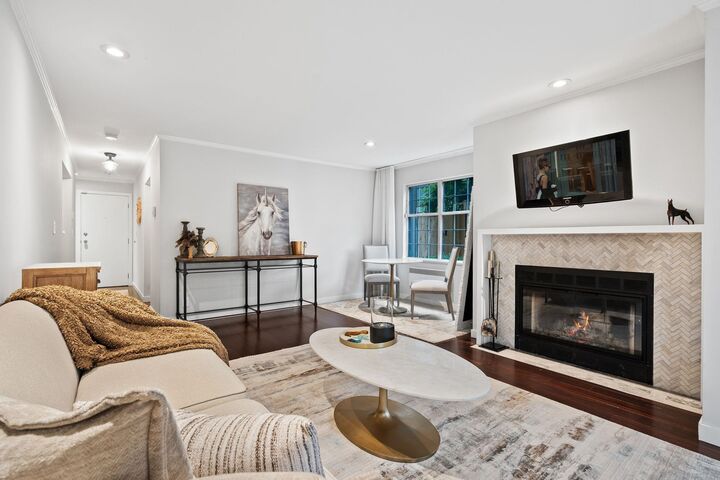 925 W 15th Avenue 104 — photo 1
