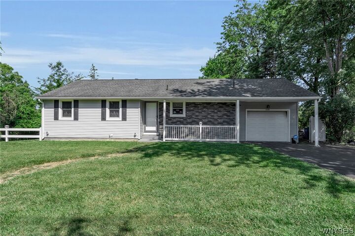 Property Photo:  2350 Berg Road  NY 14218 
