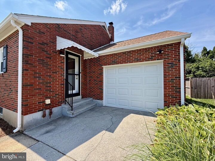 Property Photo:  19 Pine Avenue  PA 17042 