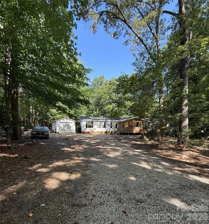 Property Photo: 4014 Eutaw Drive NC 28173