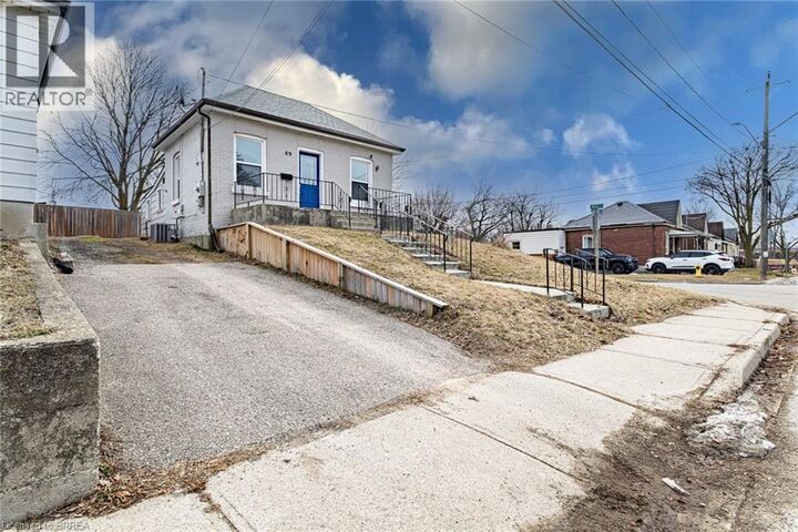 Property Photo:  89 Maitland Street  ON N3S 6L5 