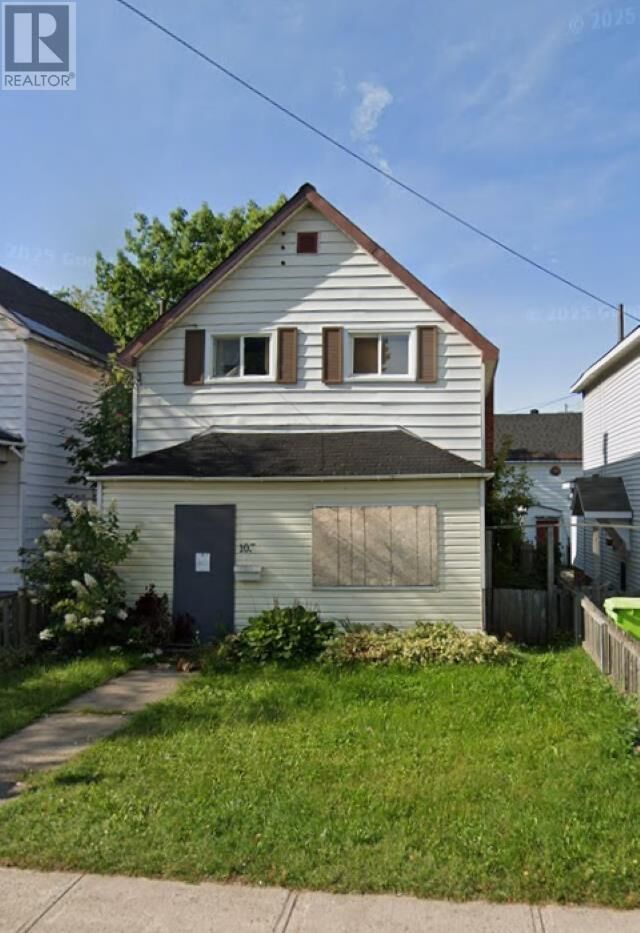 105 Albert St E — photo 1