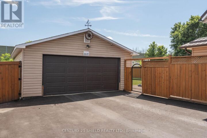 Property Photo: 450 Patrick Street ON K6K 1G5